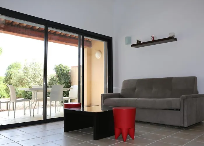 מלון דירות Casa Mia 4*